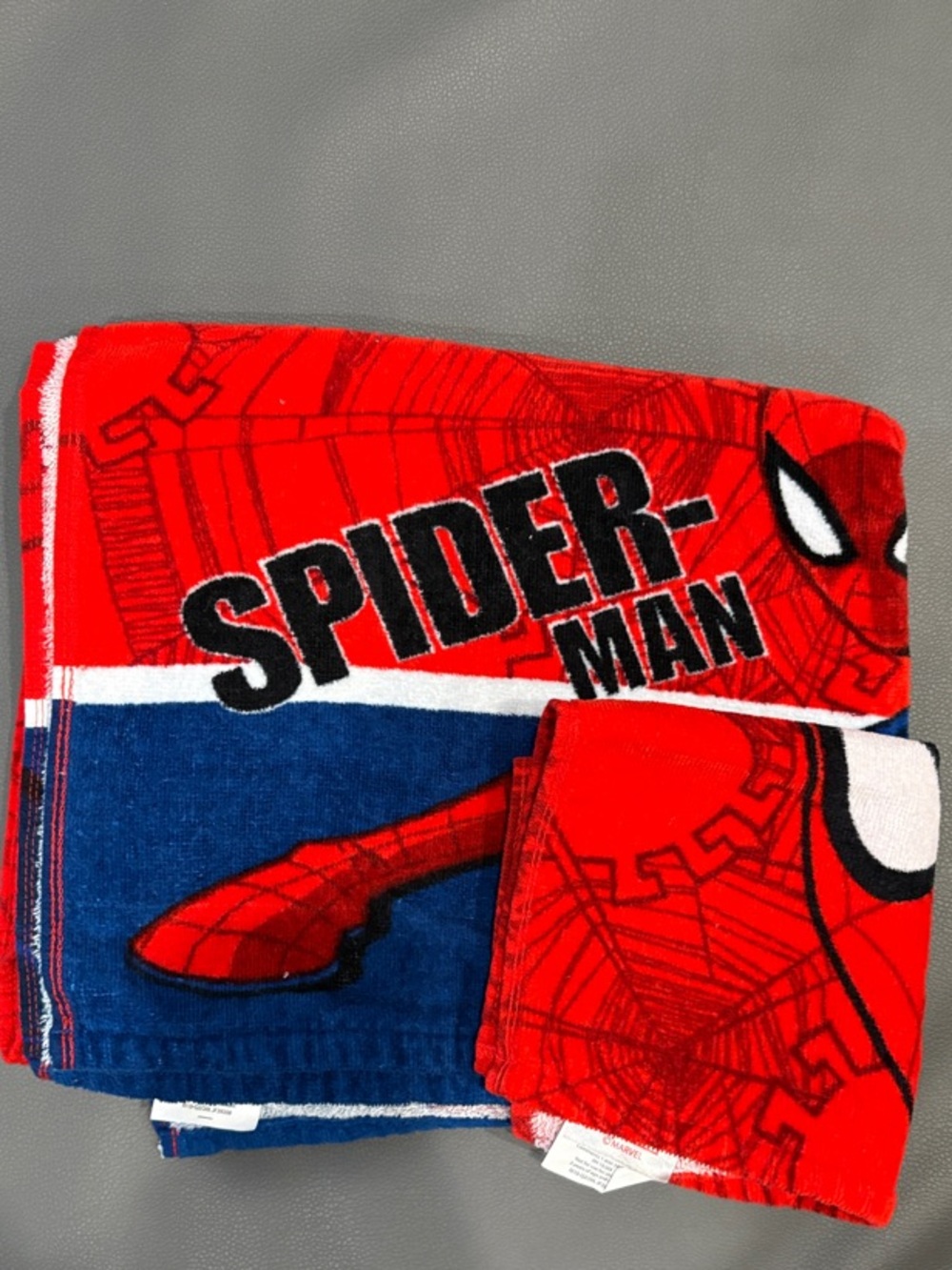 🎈5 for $15🎈Marvel Spider-Man Hooded Towel in Red, Blue and Black w/ washcloth